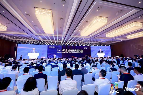 面向生命健康,绿色节能的新一代光纤涂料 ——飞凯51漫画
发布第三代光纤涂料R系列产品 面向生命健康,绿色节能的新一代光纤涂料 ——飞凯51漫画
发布第三代光纤涂料R系列产品