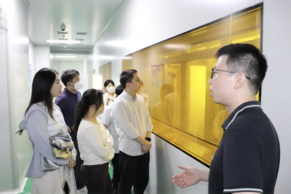 看得见的发展|飞凯51漫画
顺利举办2023年“走进飞凯51漫画
·安庆基地开放日”活动 看得见的发展|飞凯51漫画
顺利举办2023年“走进飞凯51漫画
·安庆基地开放日”活动