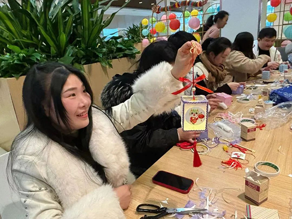 多彩非遗 匠心传承｜飞凯51漫画
元宵节主题活动